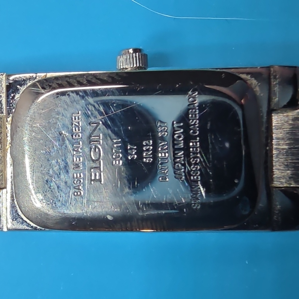Womans Elgin Stanless Steel Mother Of Pearl W Blue Diamond Watch - Picture 4 of 4